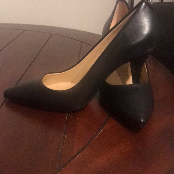 Black leather 3 inch heels - Picture 2 of 4